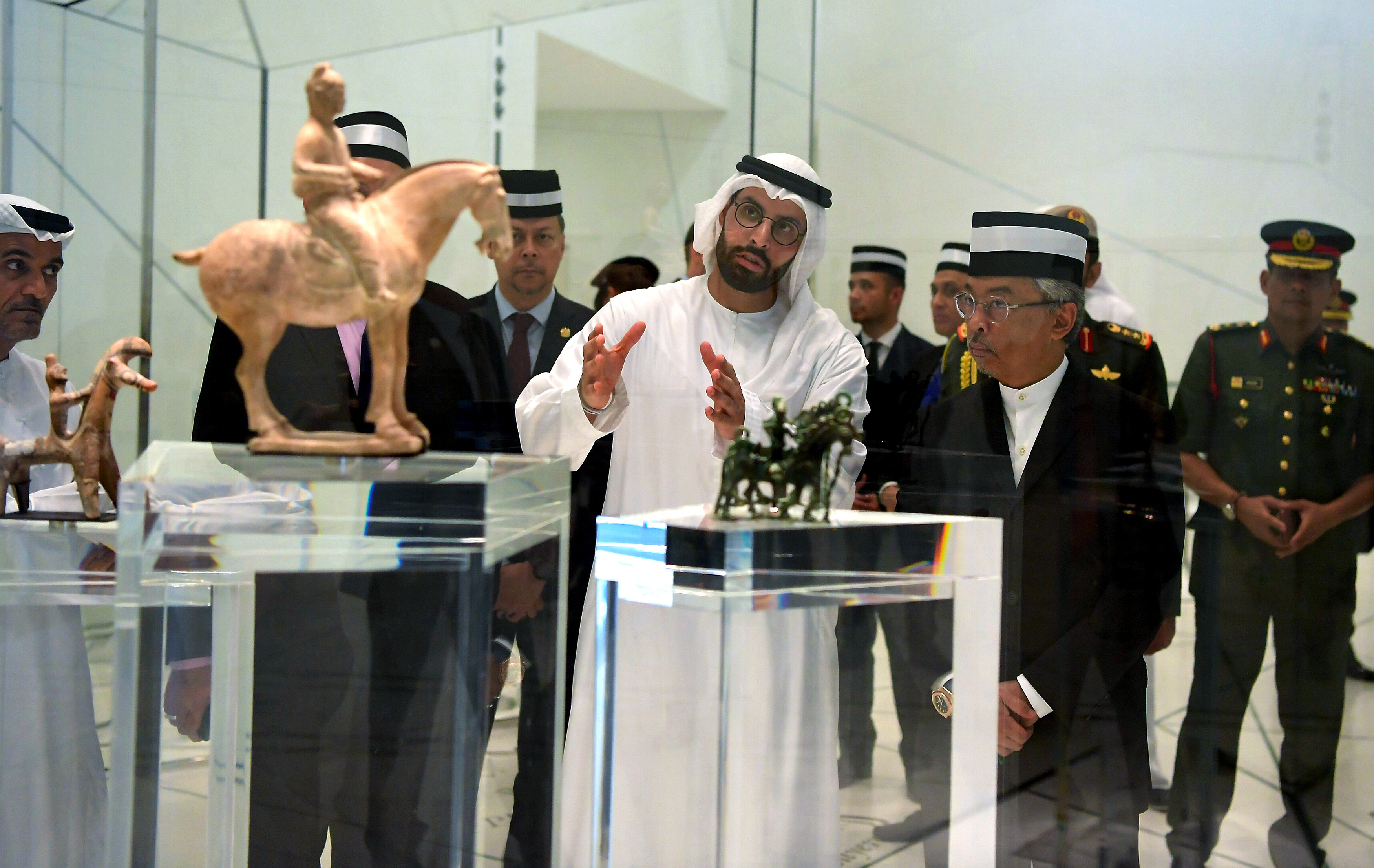 Agong solat Jumaat di Masjid Sheikh Zayed akhiri lawatan ke UAE