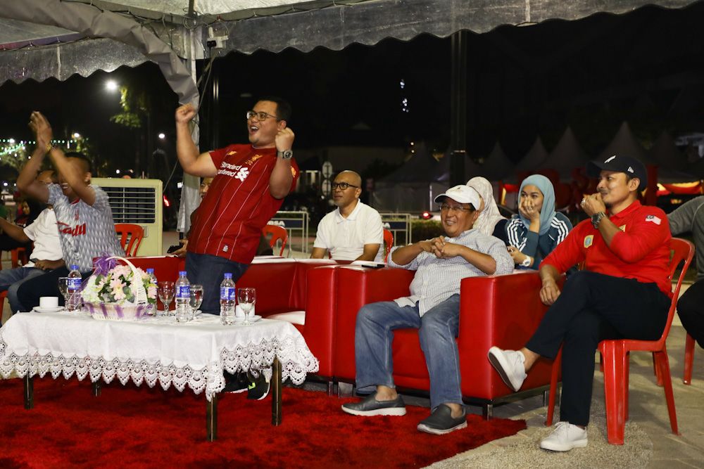 MB dekati warga Shah Alam sebelum aksi final UCL