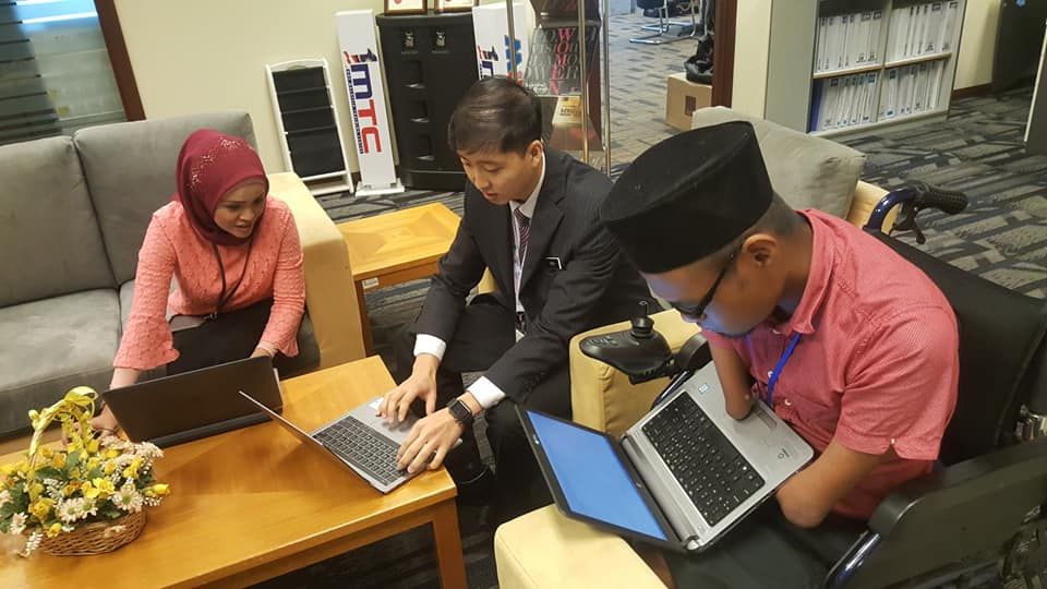 Kekurangan fizikal bukan halangan berjaya