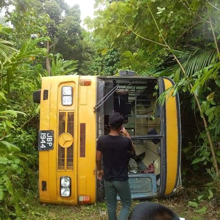 Pelajar Orang Asli cemas bas terbabas dalam gaung