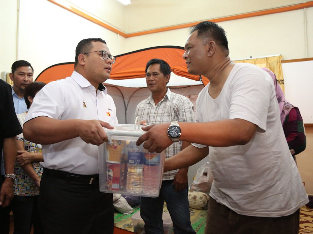 MB turun padang lawat mangsa ribut Gombak