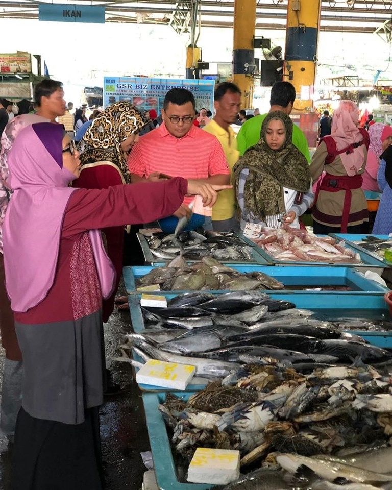 MB singgah pasar borong curi perhatian netizen