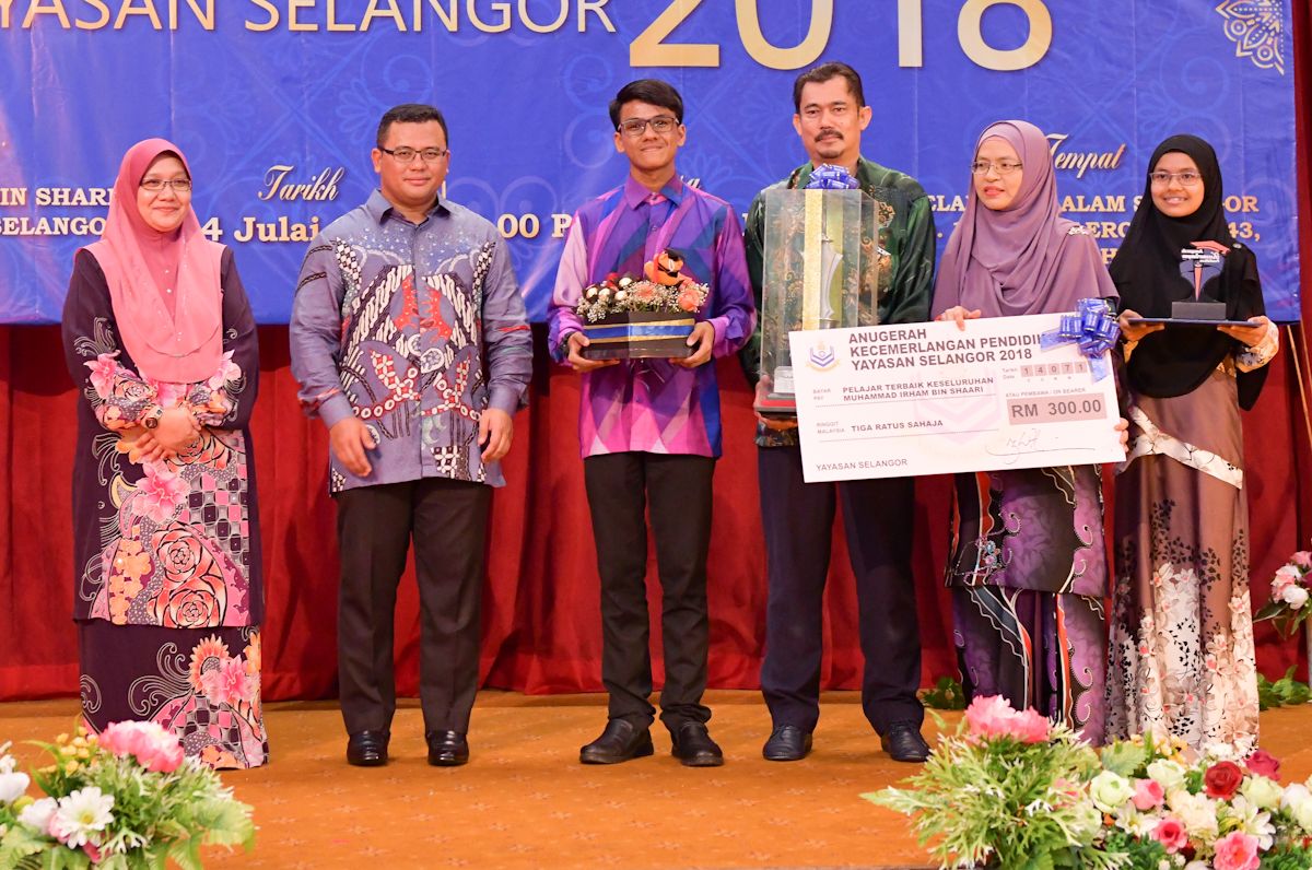 MB Proud of Yayasan Selangor Sponsorship Students