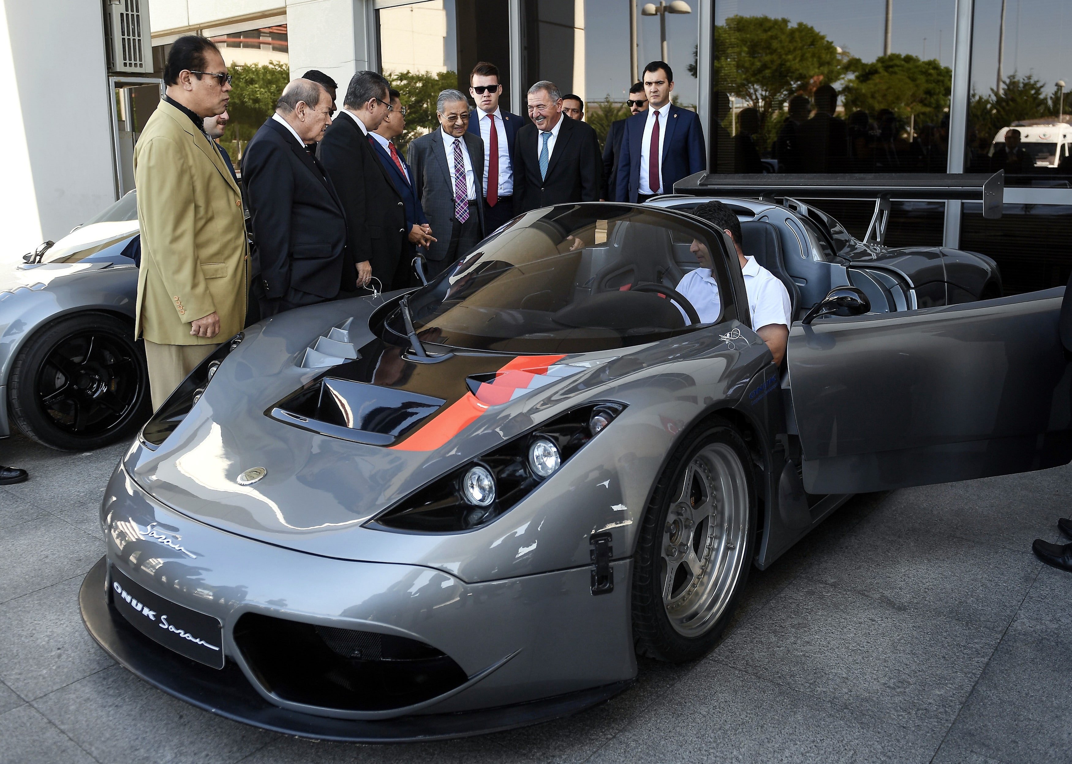 Tun M: Malaysia-Turki rancang bina 'super car'