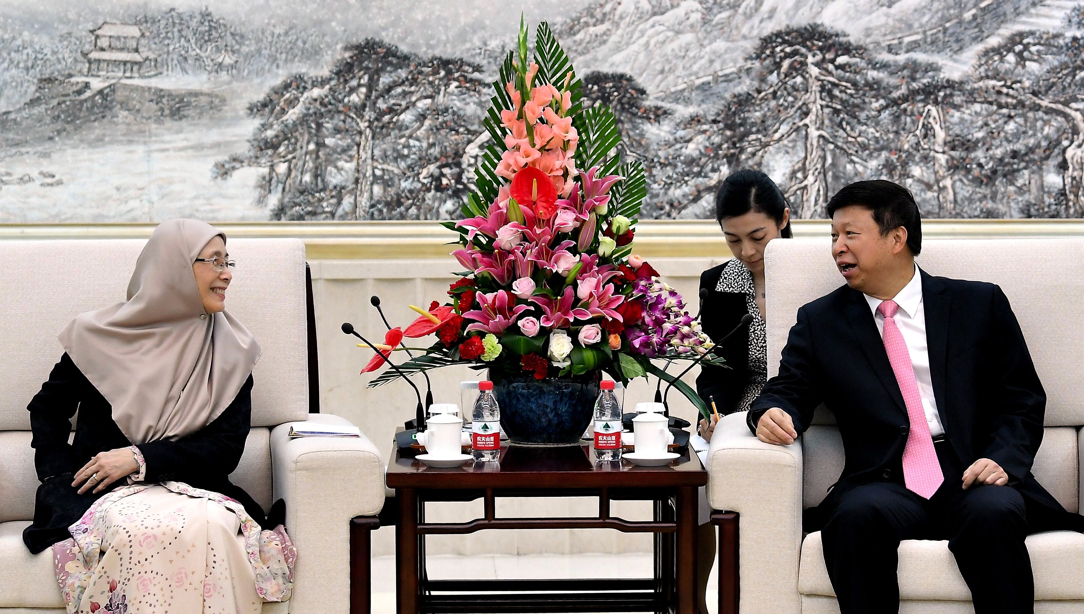 Pertemuan tiga pemimpin kanan China kukuh hubungan diplomatik - TPM