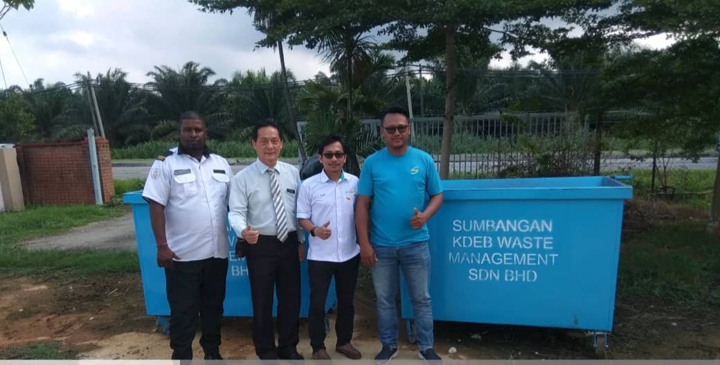 KDEBWM sumbang 40 tong sampah mudah alih