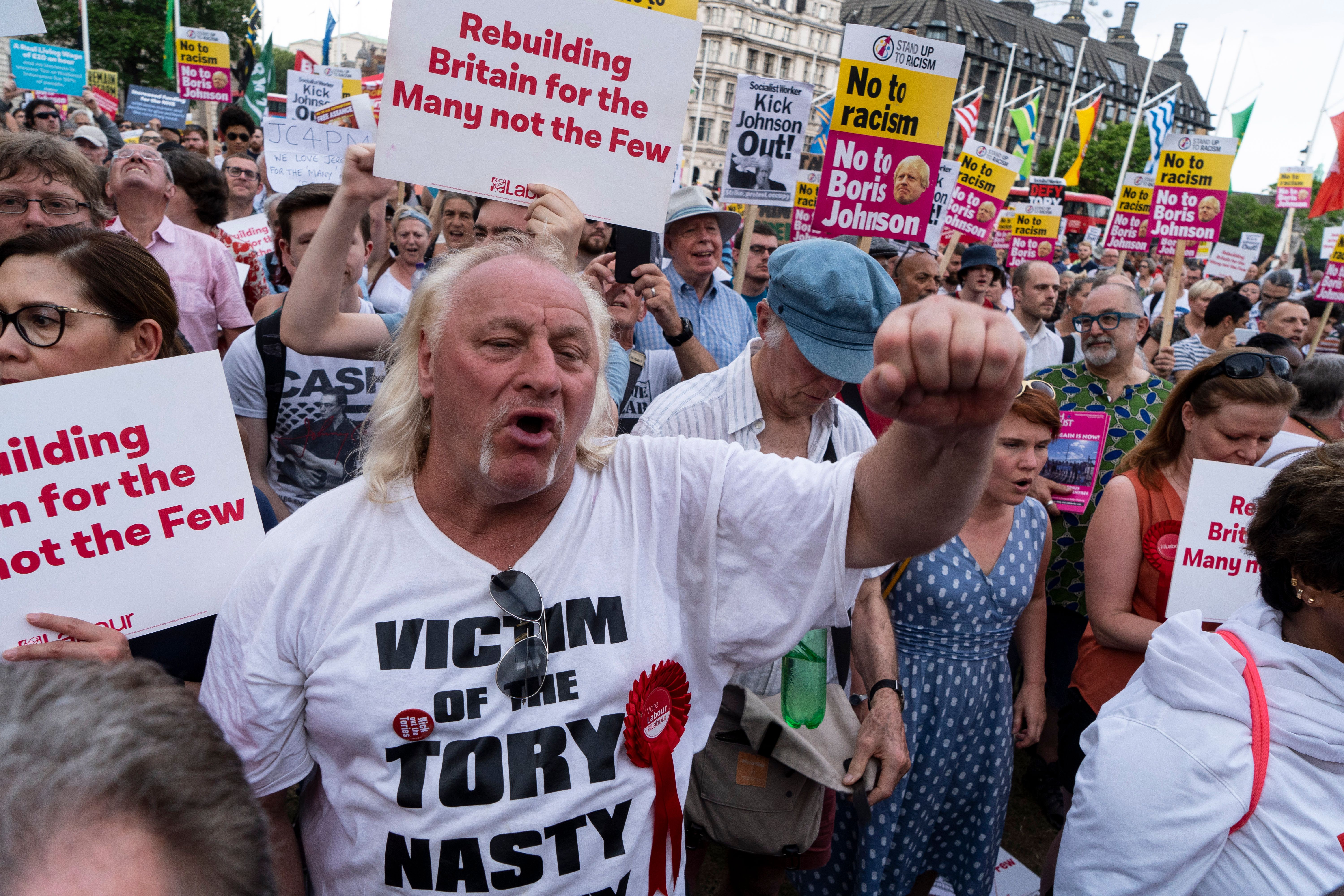 Rakyat tuntut adakan Pilihan Raya Umum di London