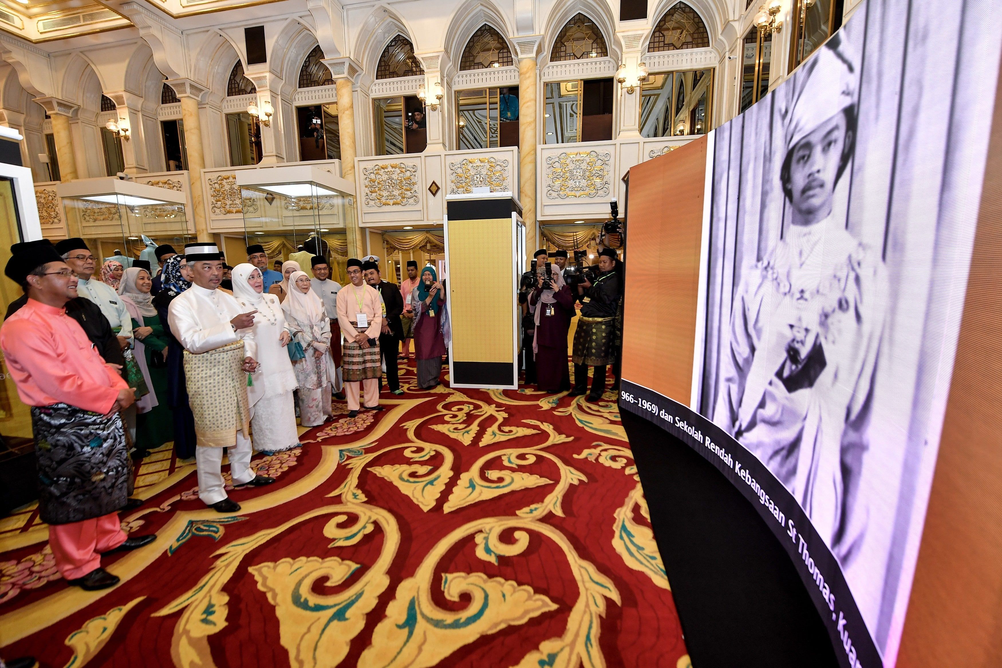 Ucapan romantis Agong kepada Permaisuri mencuit hati