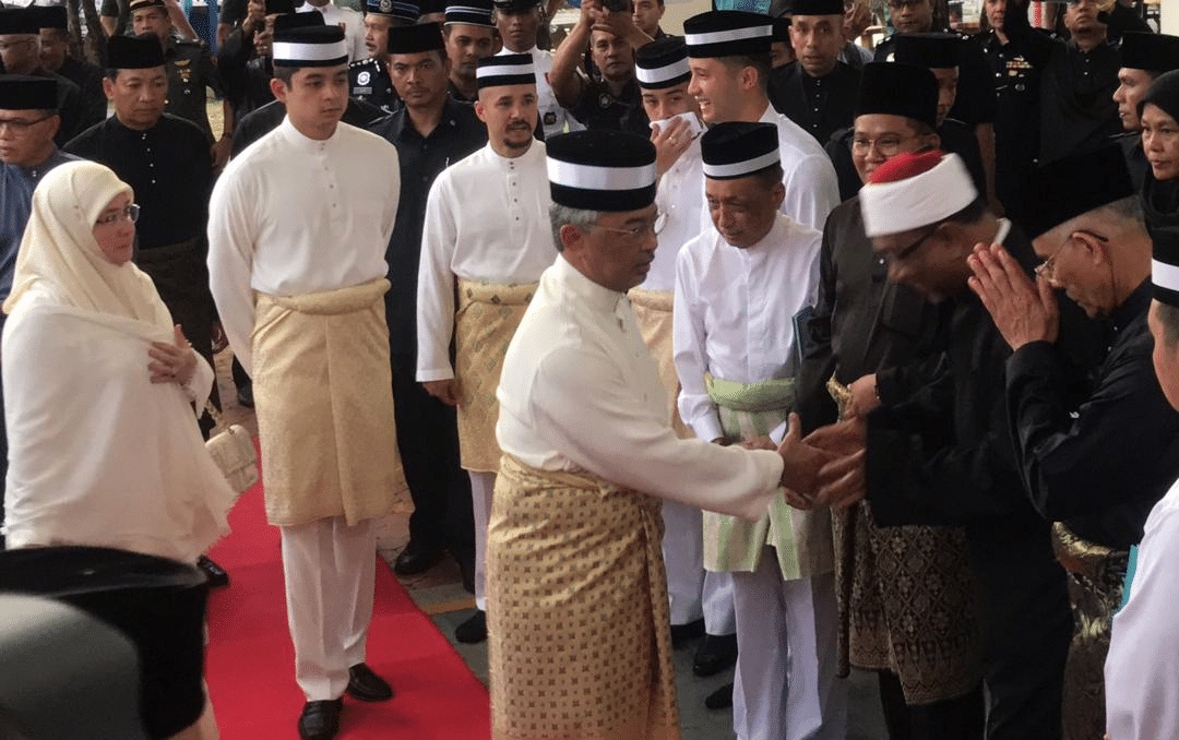 Agong, Permaisuri berangkat ke tahlil Almarhum Sultan Ahmad Shah