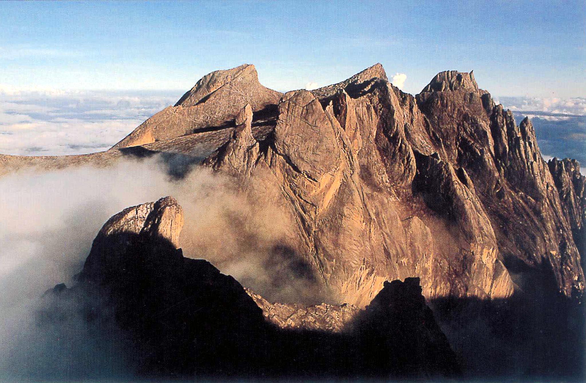 OKU jalan mengundur daki Kinabalu