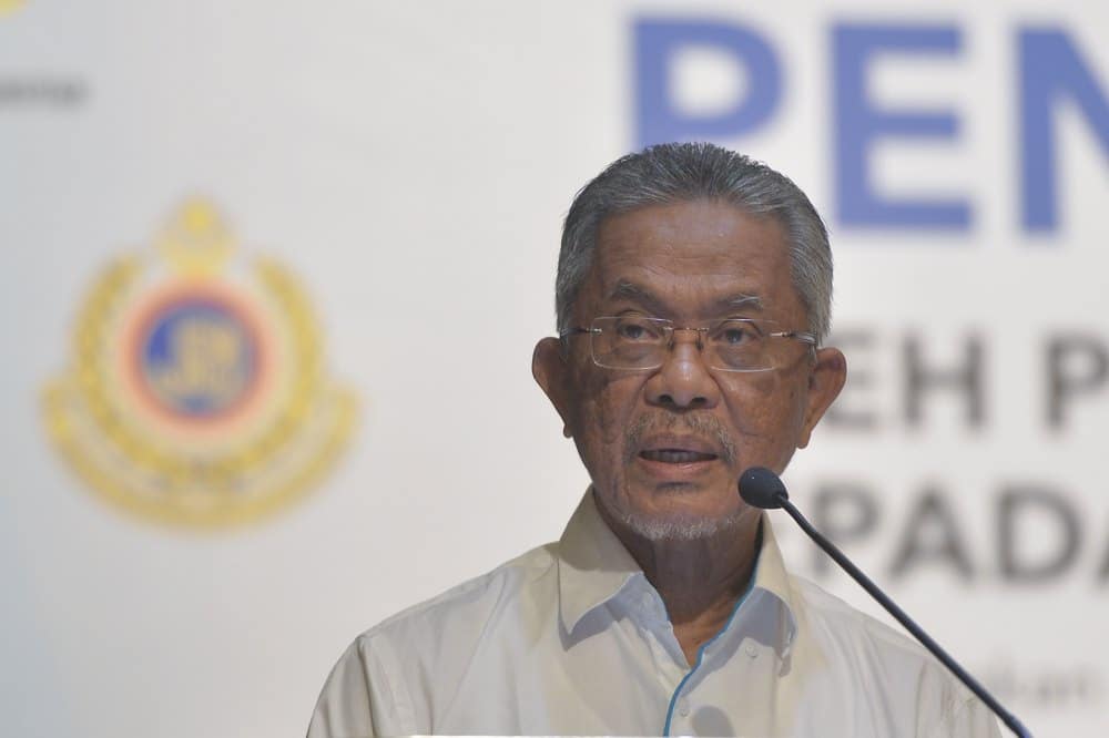 Pertimbang larang kenderaan berat guna jalan raya semasa cuti serentak