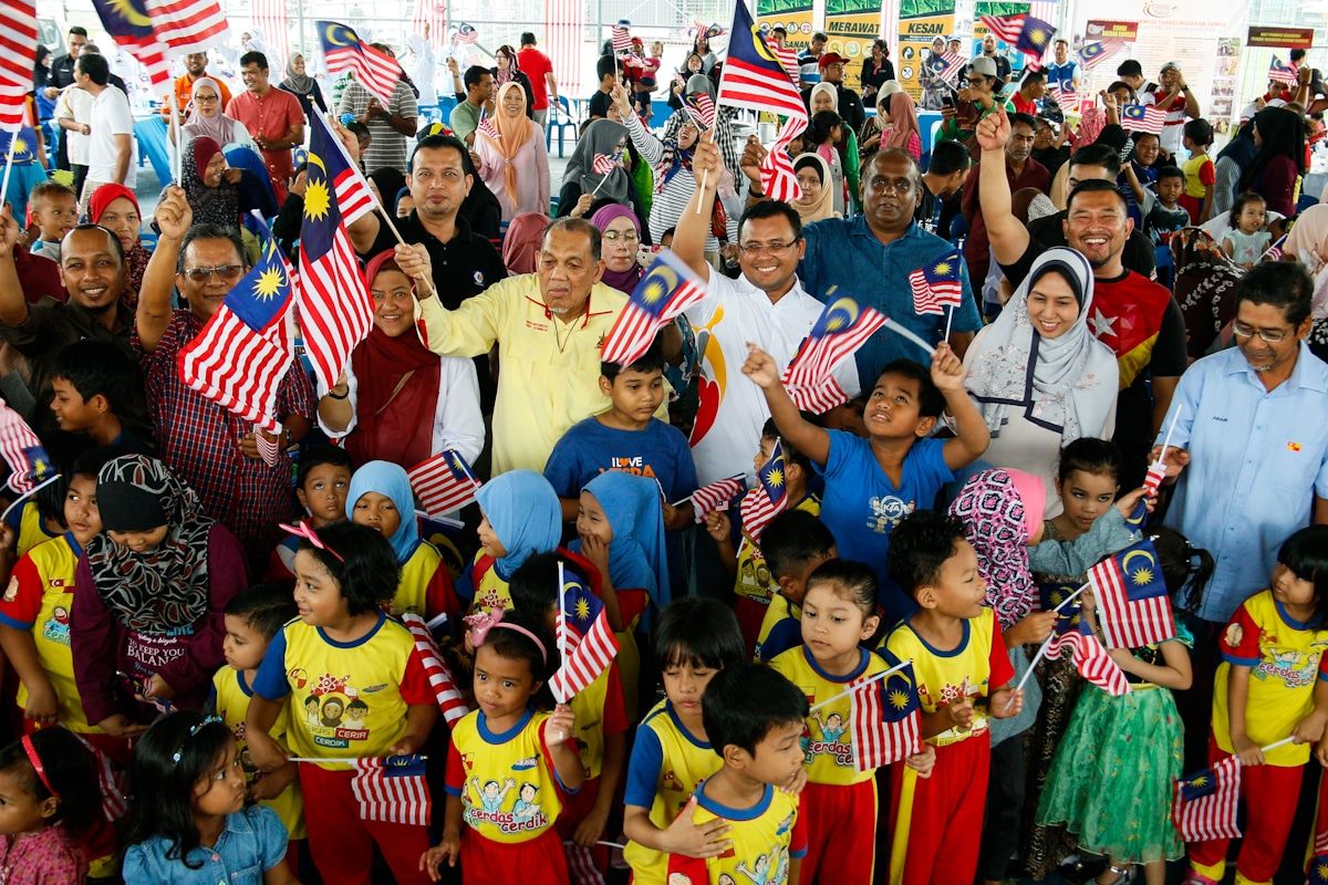 MB: Tiada kompromi individu perlekeh bendera terbalik