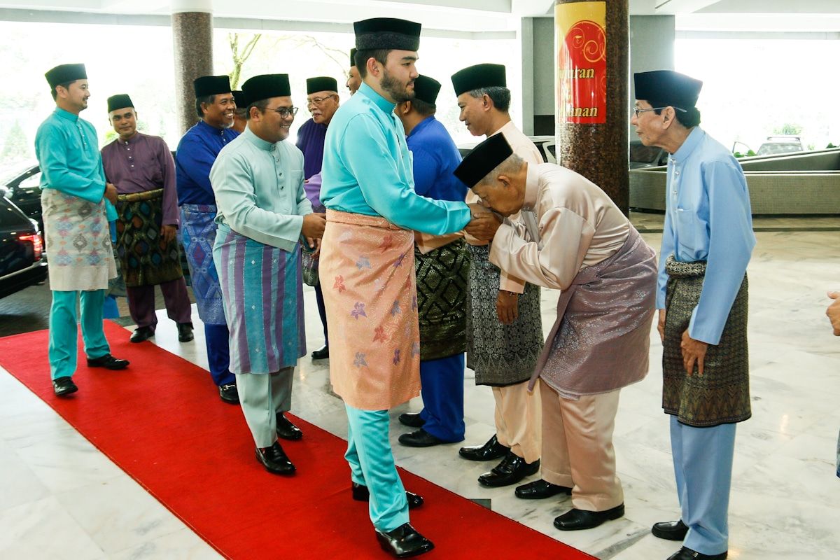 185 dianugerah pingat kebesaran Sultan Selangor