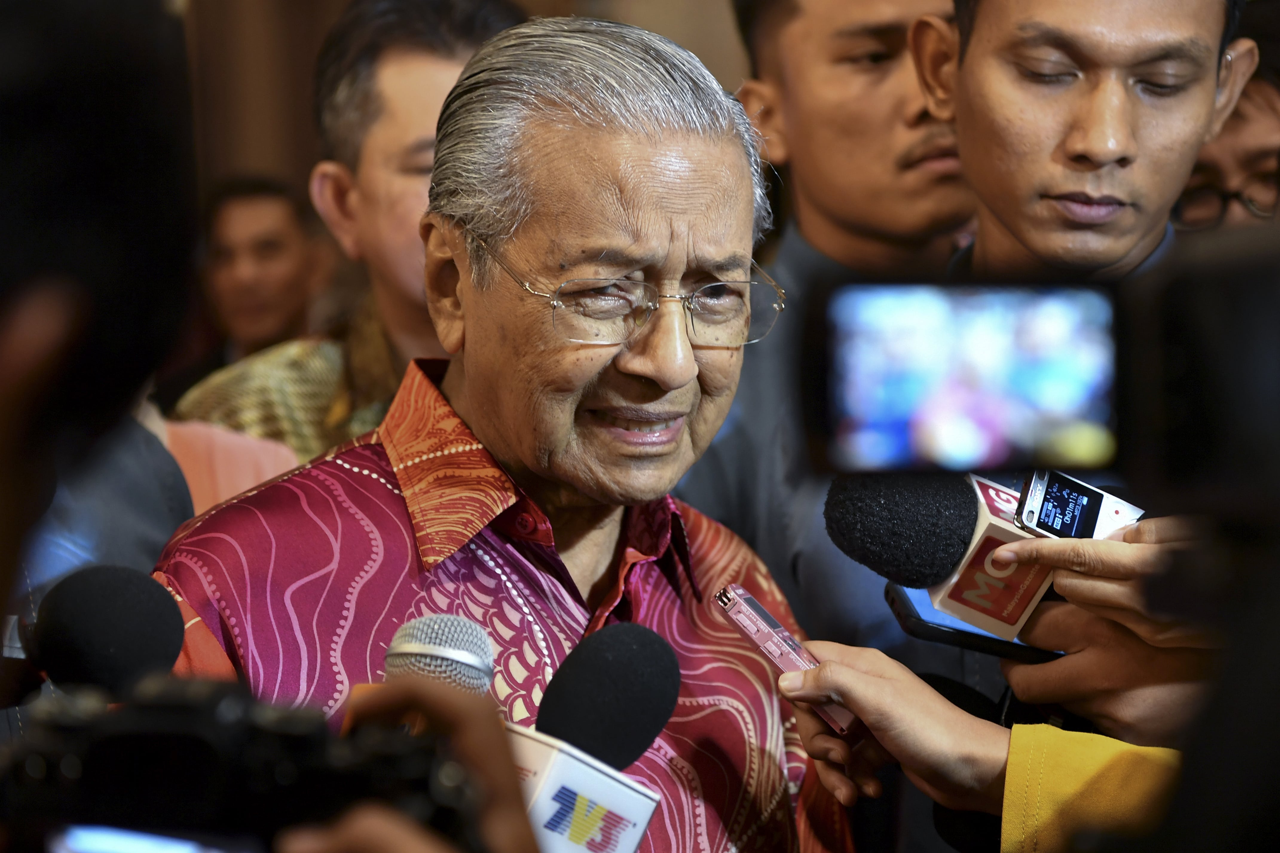 Guna kamera di badan penguat kuasa elak salah laku