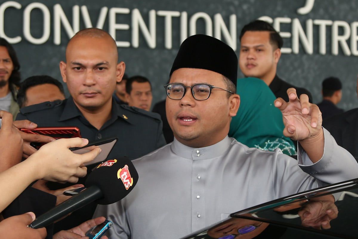 சட்டமன்ற உறுப்பினர்களுடனான சந்திப்பு அரசியல் நோக்கம் கொண்டதல்ல! - அமிருடின் ஷாரி