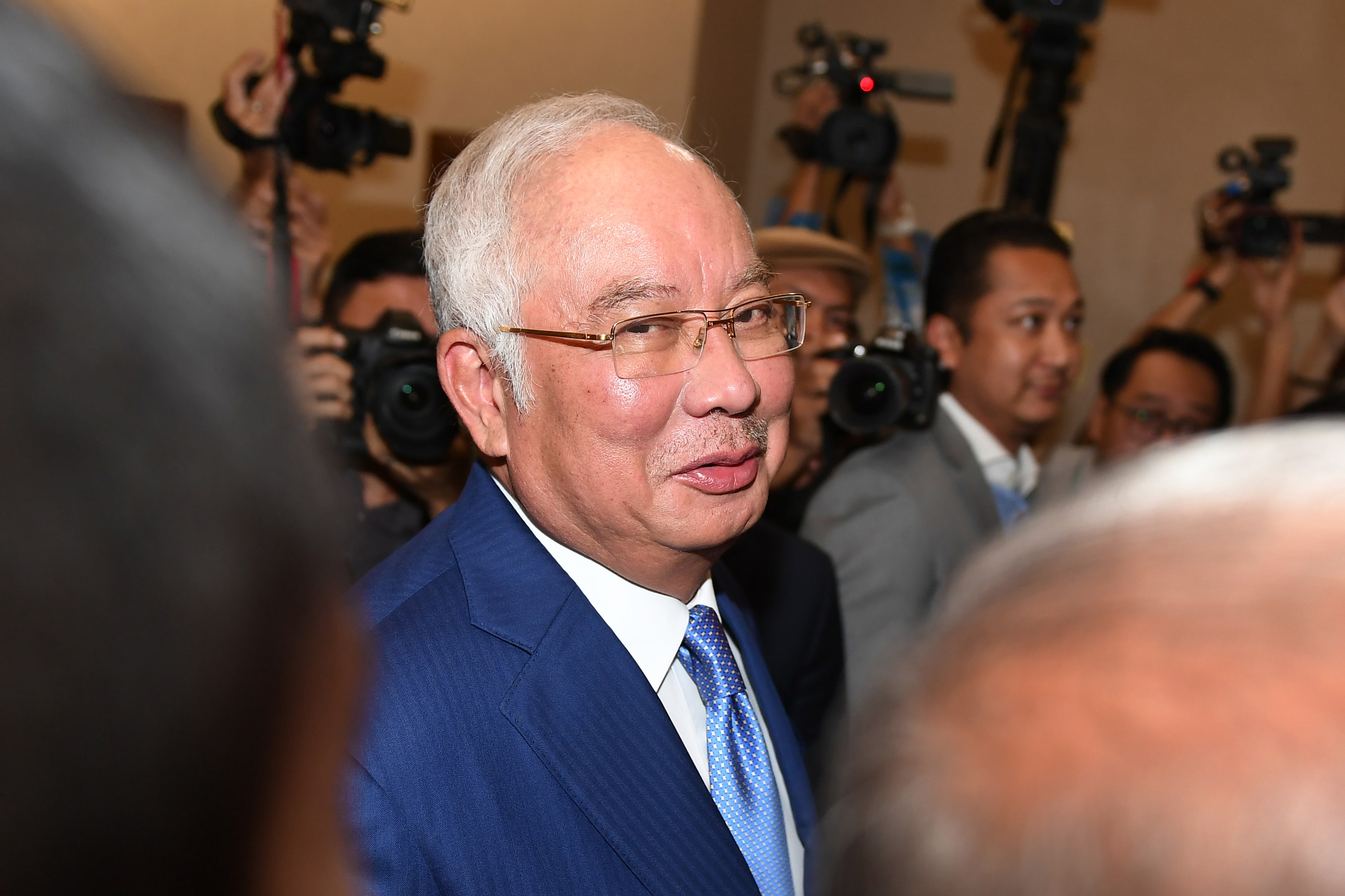 Muhyiddin, Shafie dipecat kritik 1MDB luar Kabinet