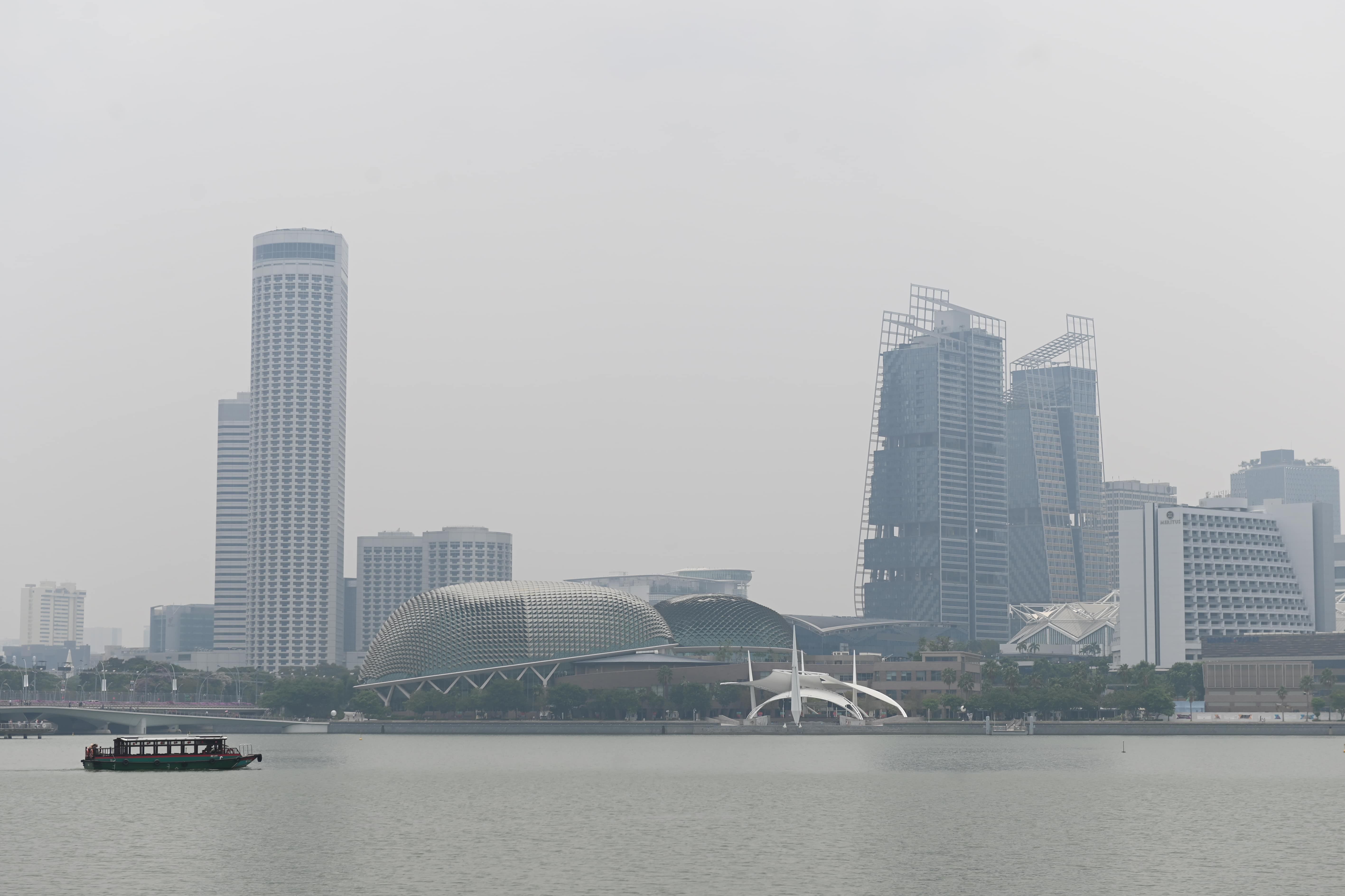 Jerebu: Bahagian barat Singapura masuk peringkat 'tidak sihat'