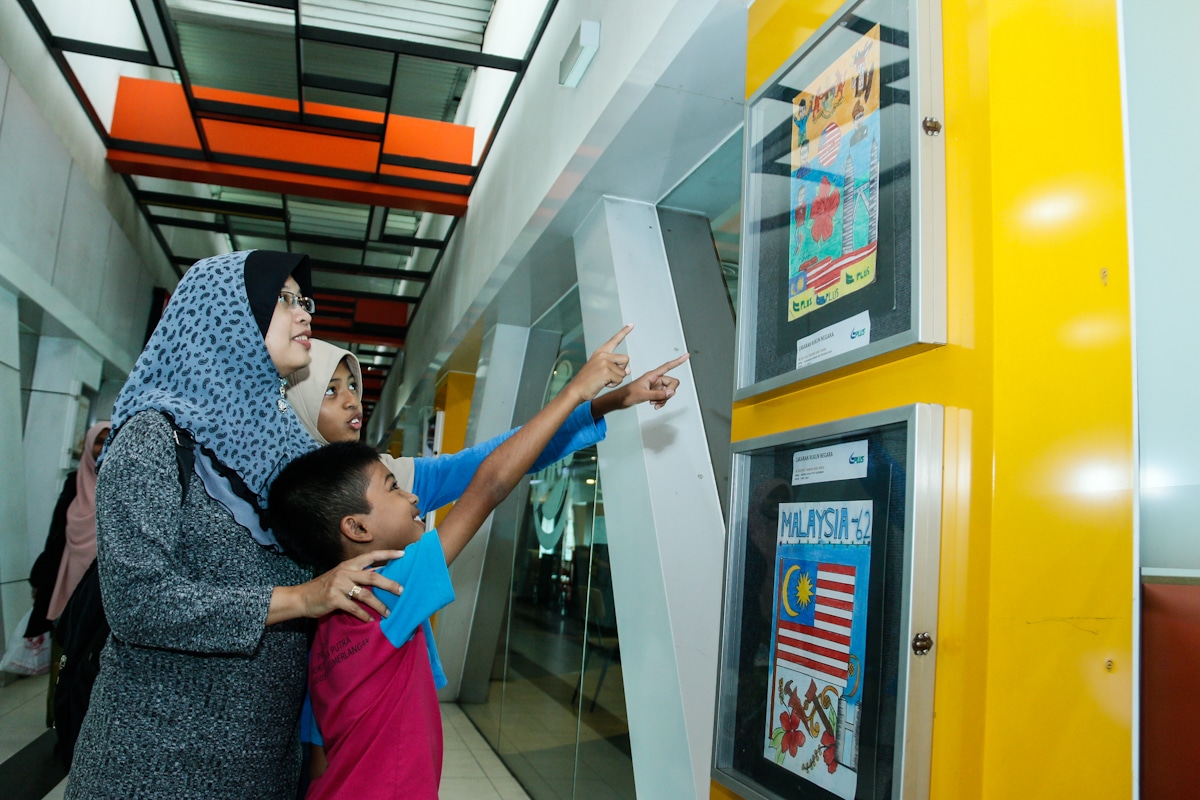 Wujud program wajib bentuk jati diri rakyat
