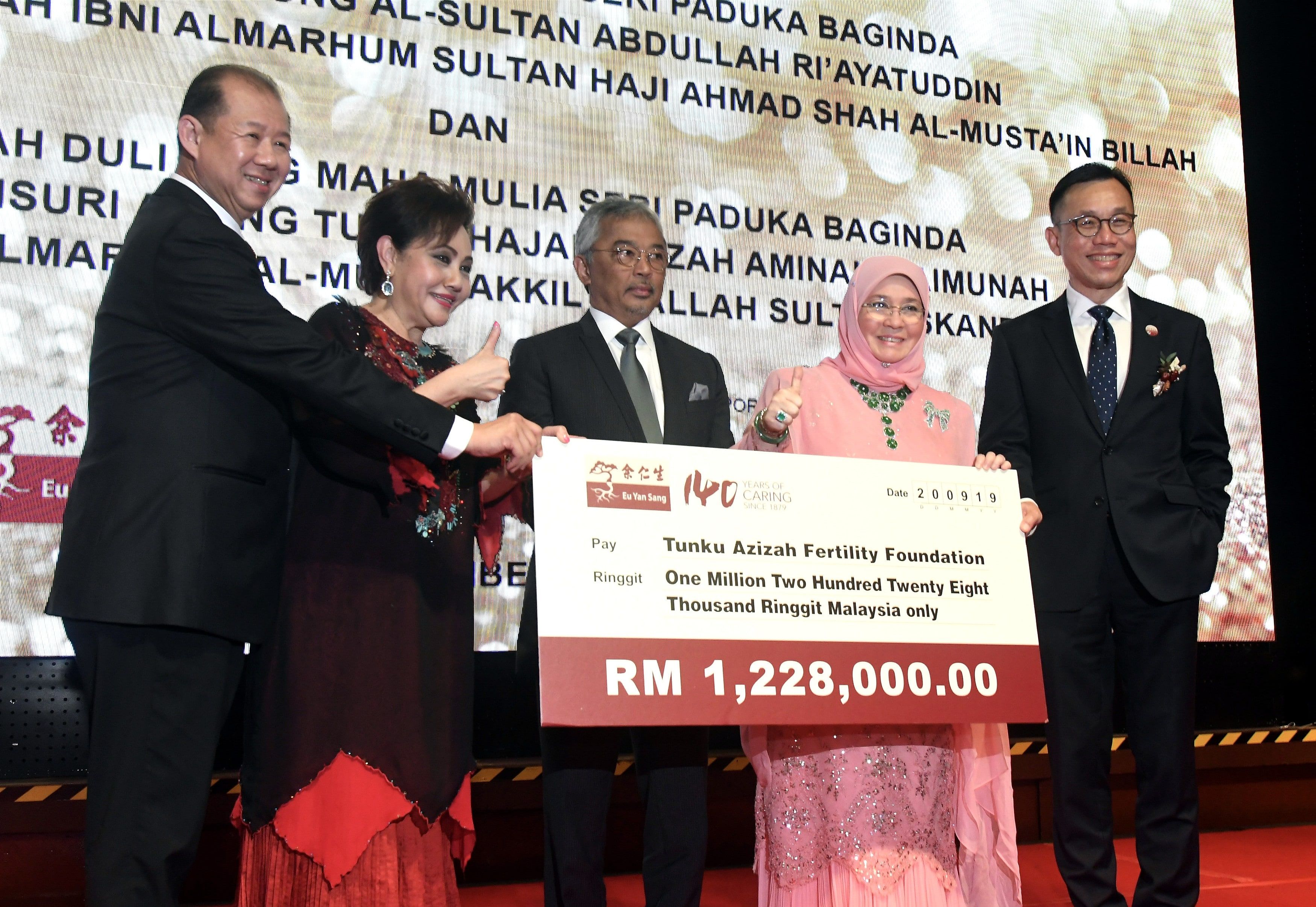 Agong, Permaisuri berangkat ke Majlis Makan Malam Ulang Tahun Eu Yan Sang