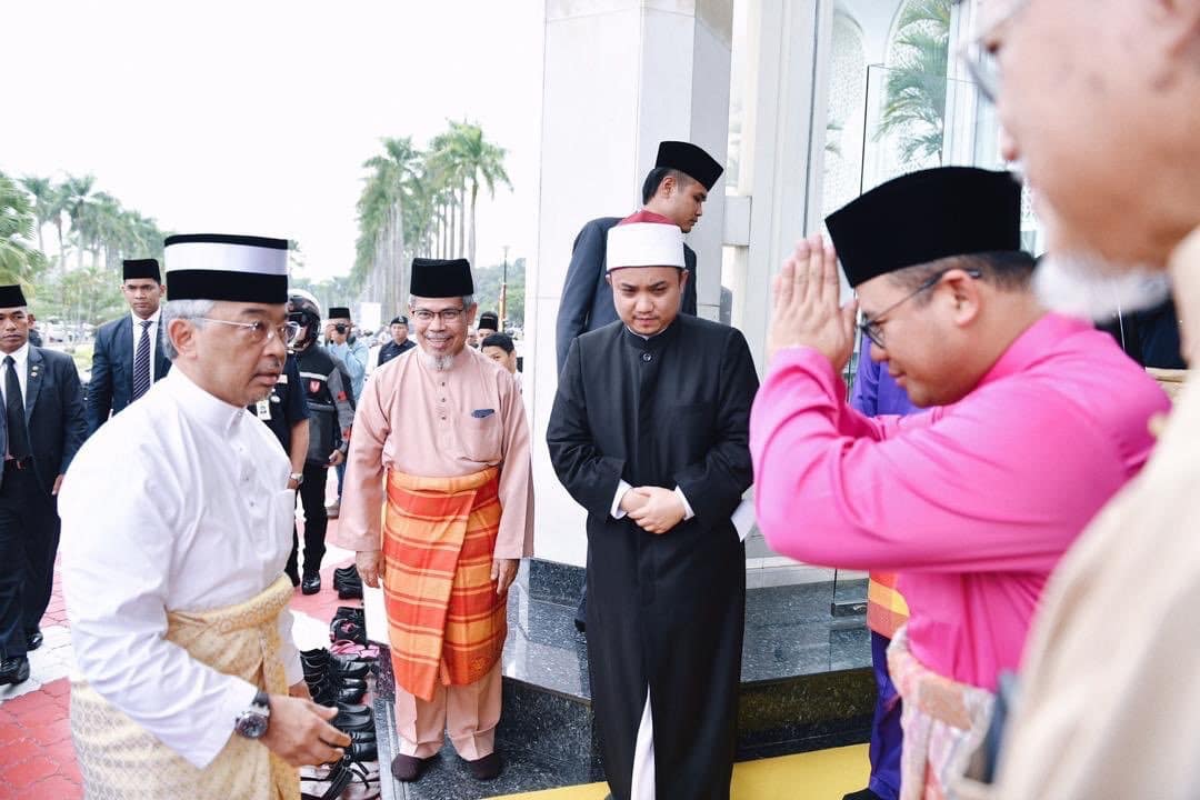 Semoga Allah merahmati pemerintahan Agong - MB
