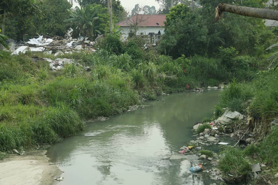 Selangor tegas atasi struktur haram di rizab sungai