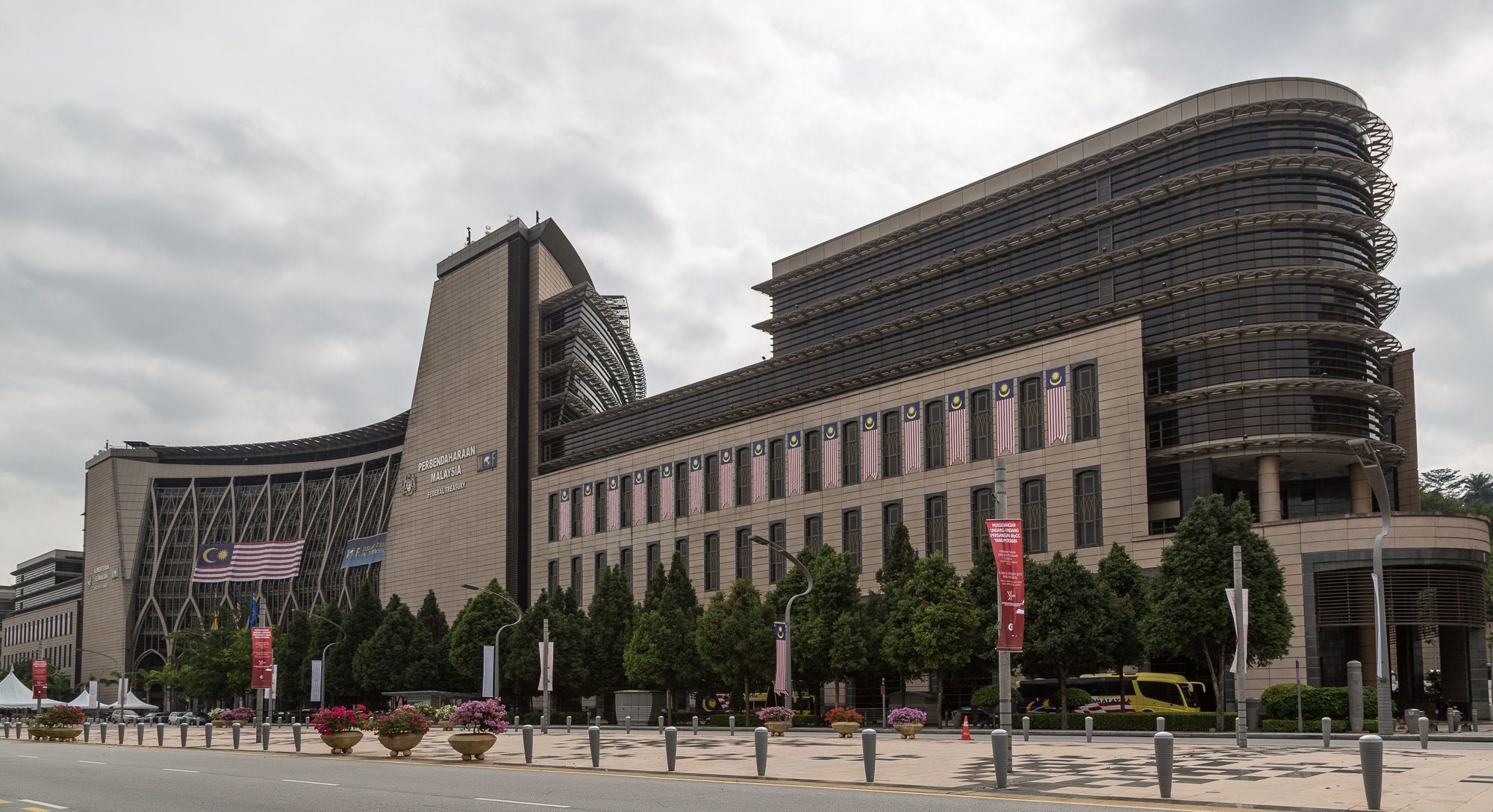 Caj hospital swasta patut turun selepas GST dihapuskan