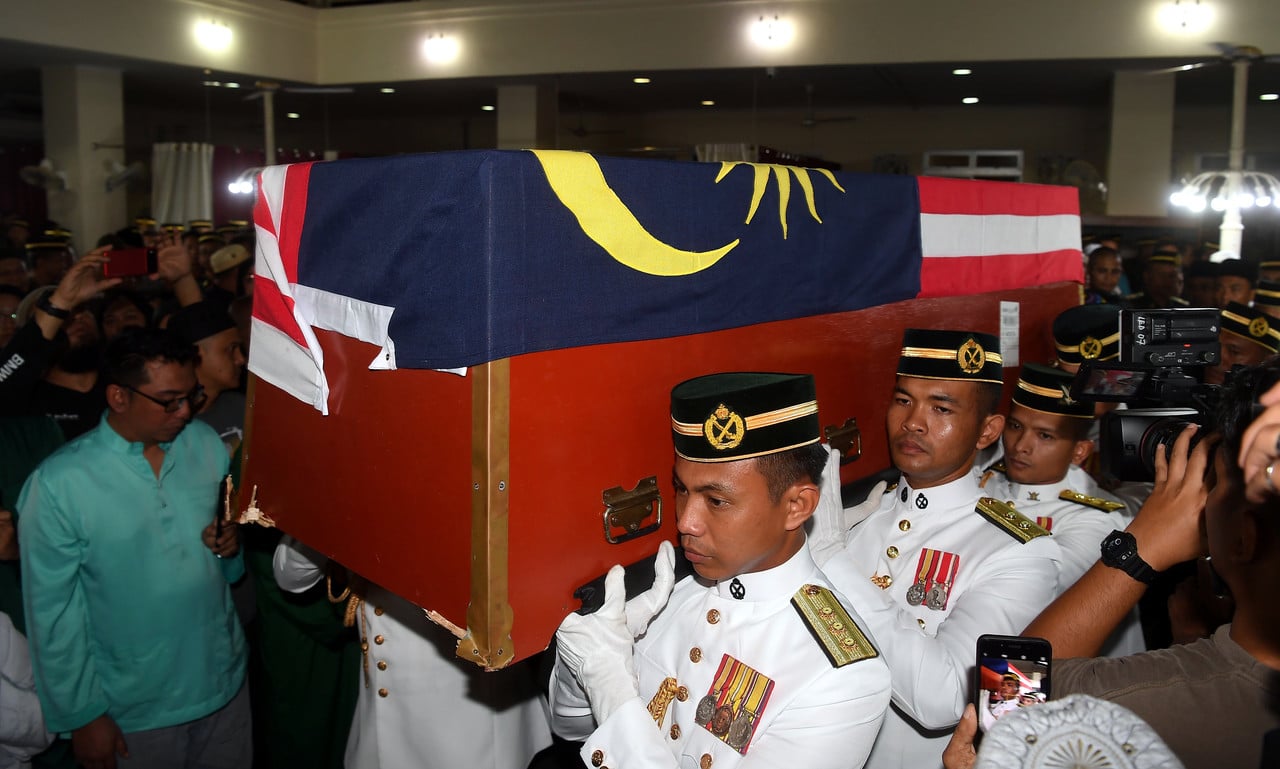 Jenazah Mejar Mohd Zahir dikebumi di Ipoh