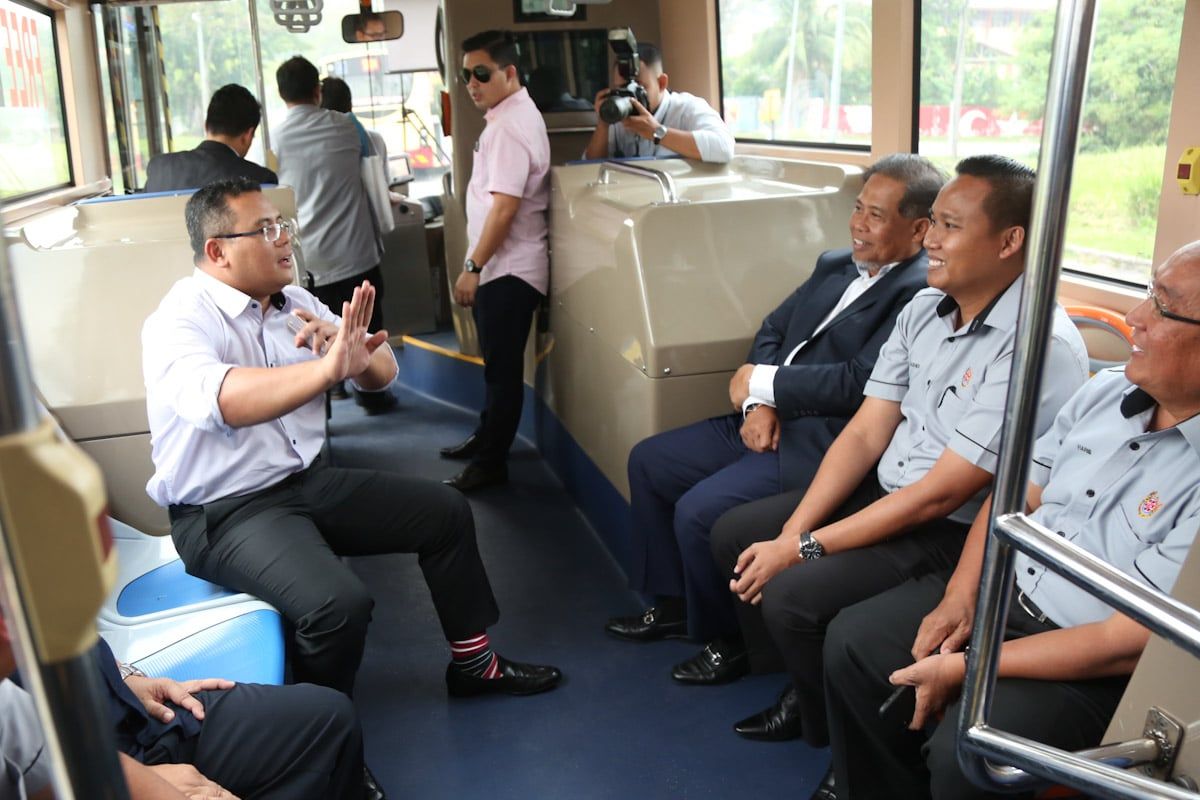 Khidmat Bas Smart Selangor ke UiTM ringan beban pelajar