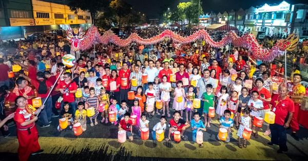 沙登逾万人齐闹中秋