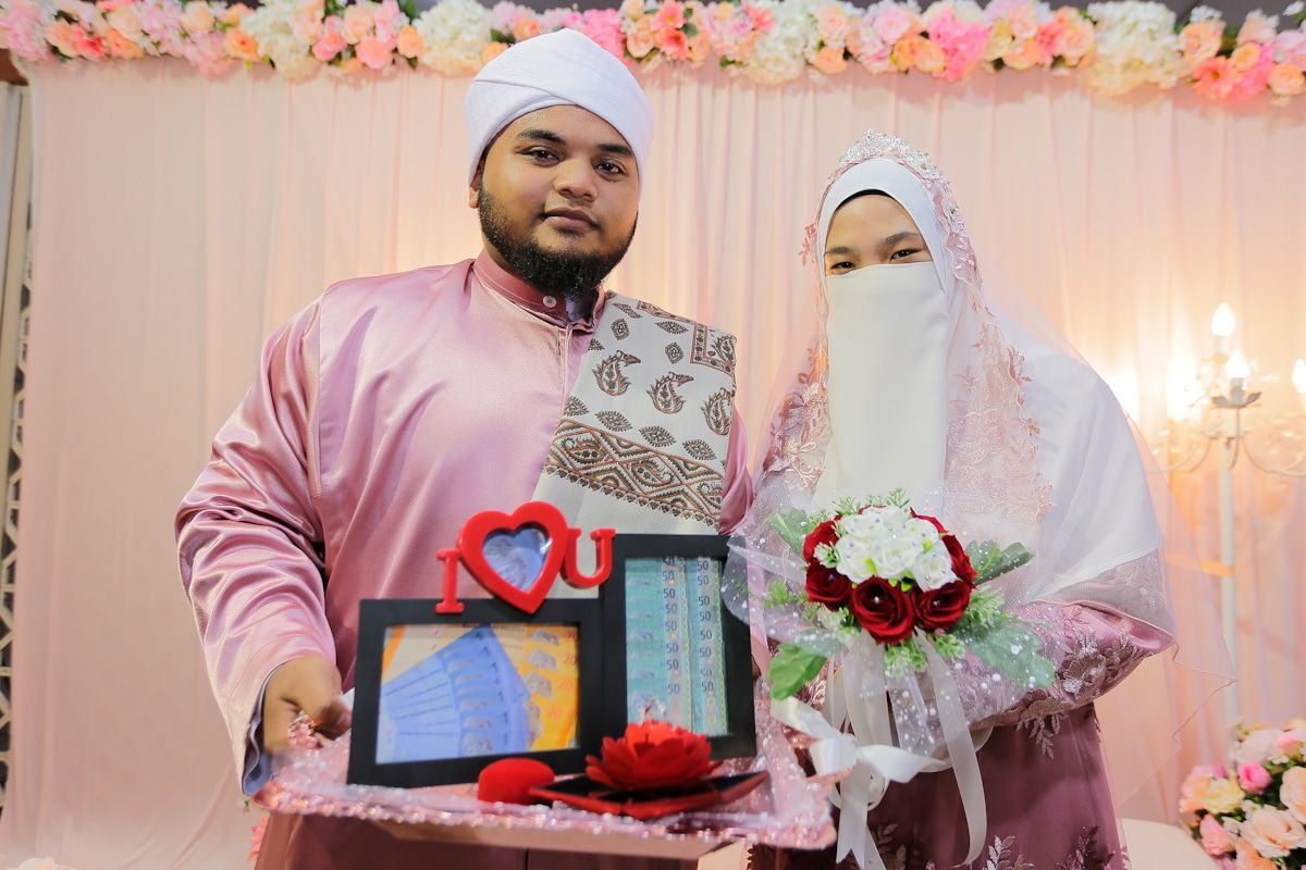Pasangan muda gembira dirai dalam Nikah Perdana