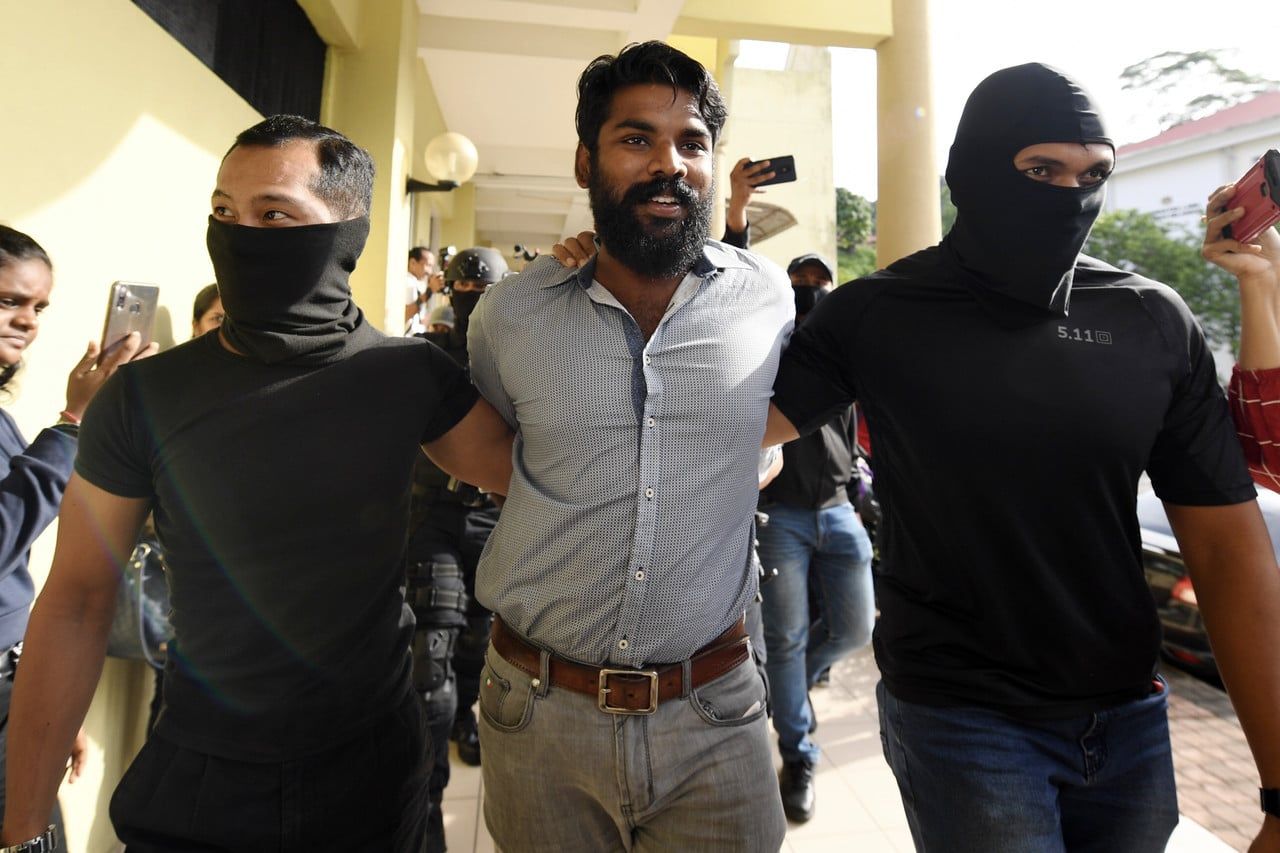 涉拥淡虎恐怖组织光碟及贴纸  废铁回收员被控2罪名