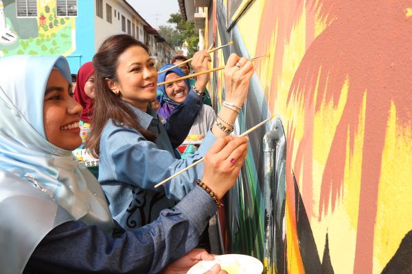 Tengku Permaisuri Norashikin meriahkan Karnival Kuala Selangor