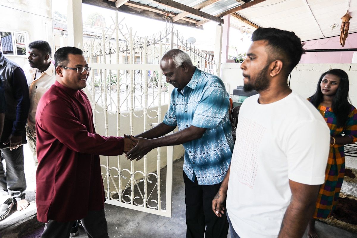 தோசையும் சட்னியும் தீபாவளி திருநாளில் மந்திரி பெசாருக்கு பிடித்த உணவு !!!