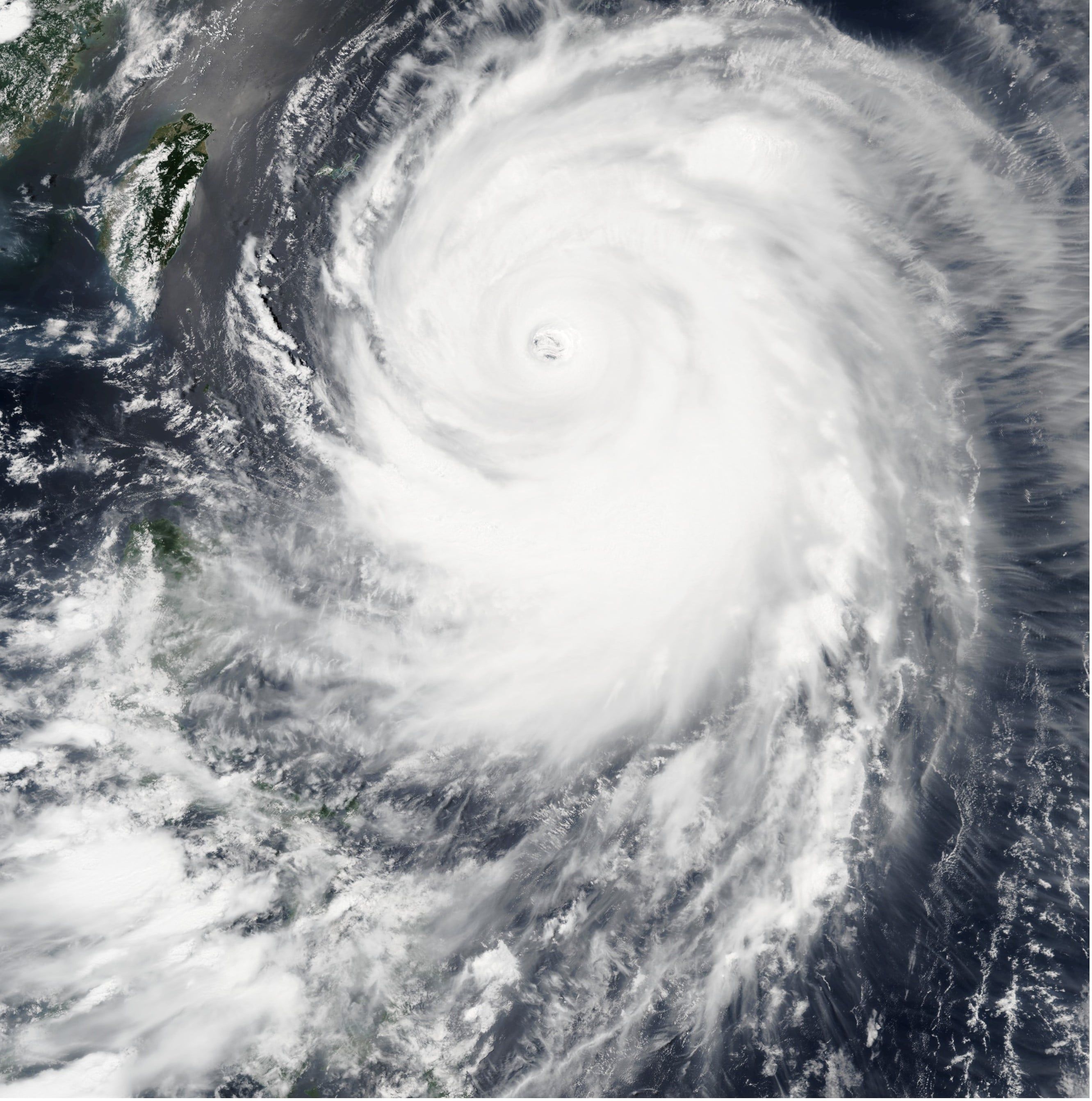 Dua lagi taufan diramal badai Jepun