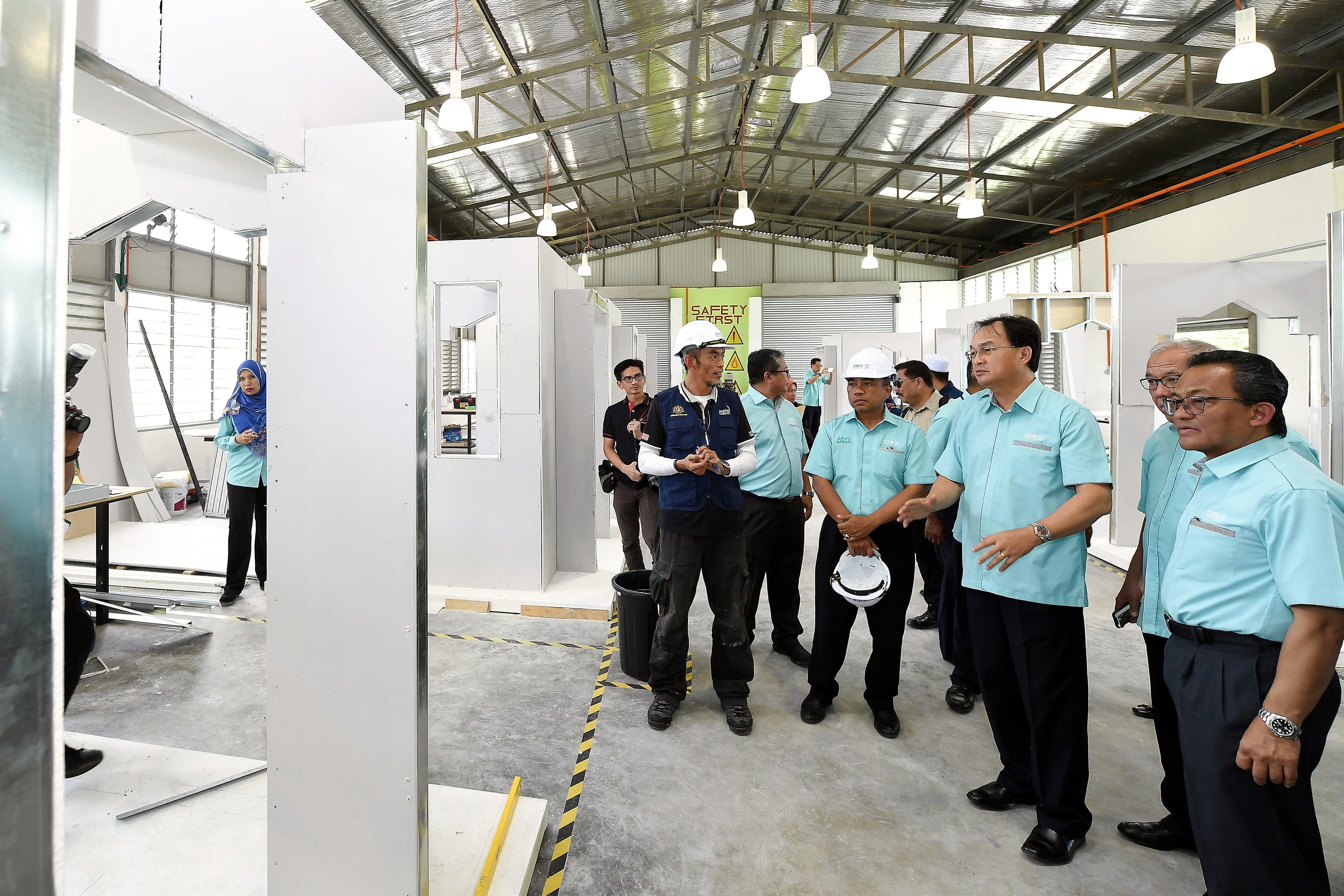 Kerajaan terima empat tawaran ambil alih PLUS