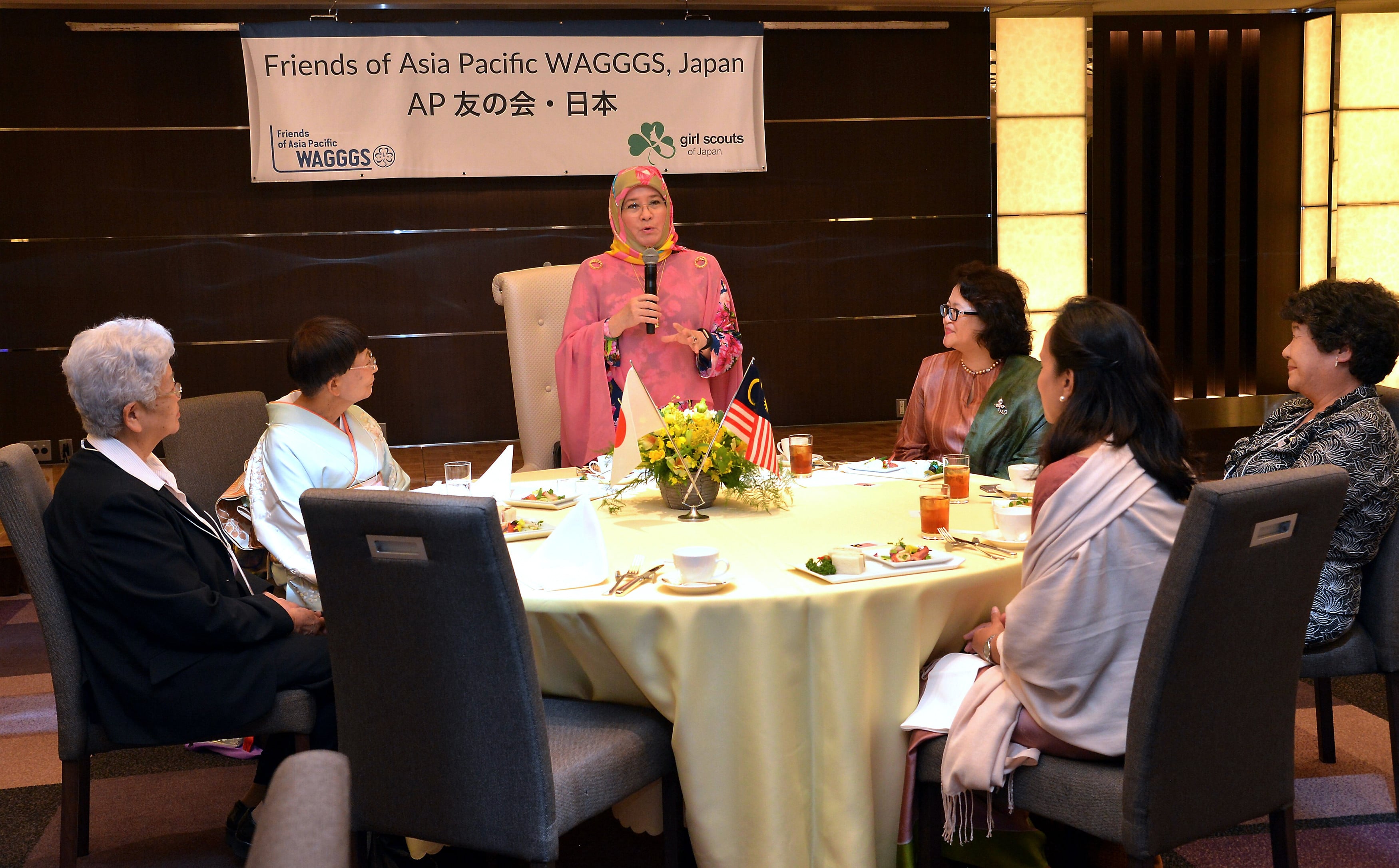 Tunku Azizah kurnia sumbangan peribadi pada mangsa taufan Habigis