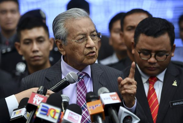 Dr M: Existing civil servants will receive pension scheme benefits