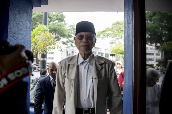 Zainal Kling selesai beri keterangan tiga jam