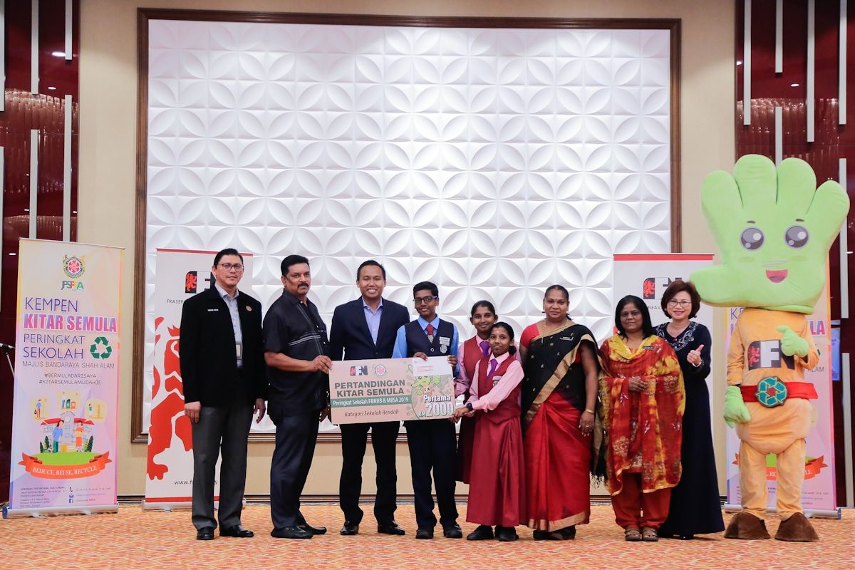 SMK Seksyen 19 juara Kempen Kitar Semula MBSA