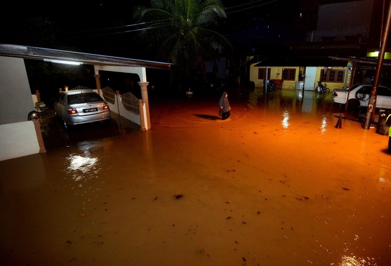 ஜொகூரில் வெள்ள நிலை மோசமாகி வருகிறது