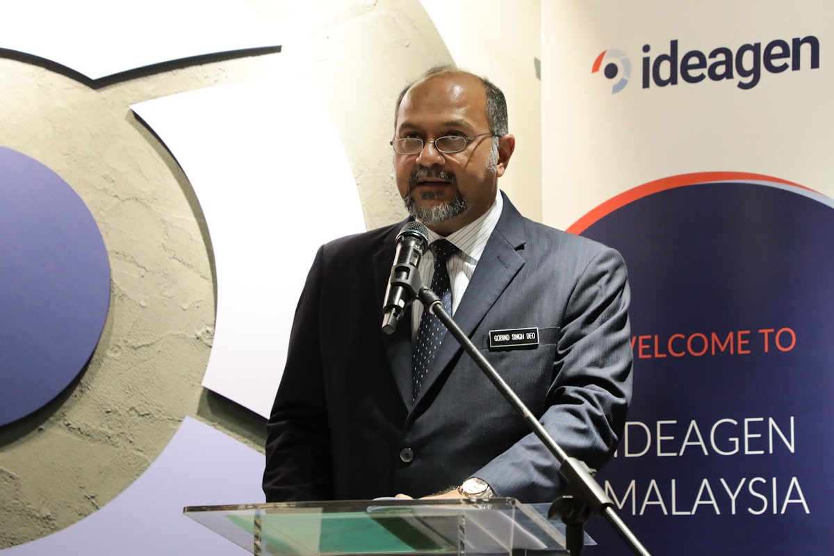 Kerajaan digesa tubuh badan bebas siasat kes curi wang tunai USD6 juta