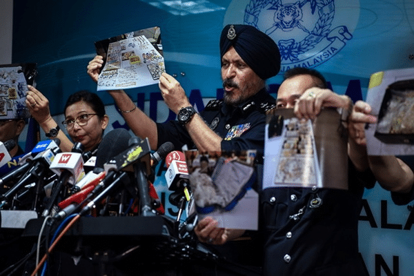 Pihak pendakwa setuju beri salinan gambar barang disita kepada Najib