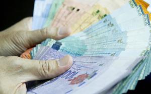 Ringgit melonjak tujuh hari berturut, 4.2345/2395 berbanding dolar AS