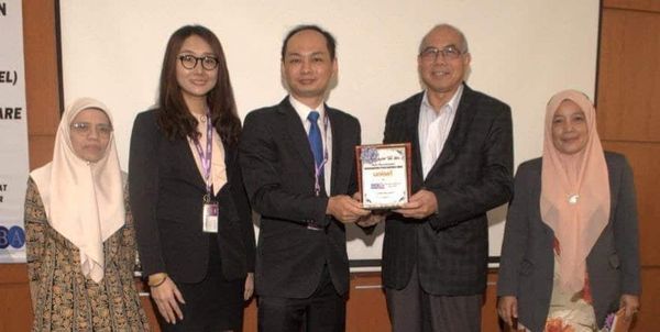 UNISEL-Estream Signs MoU in Accounting Field