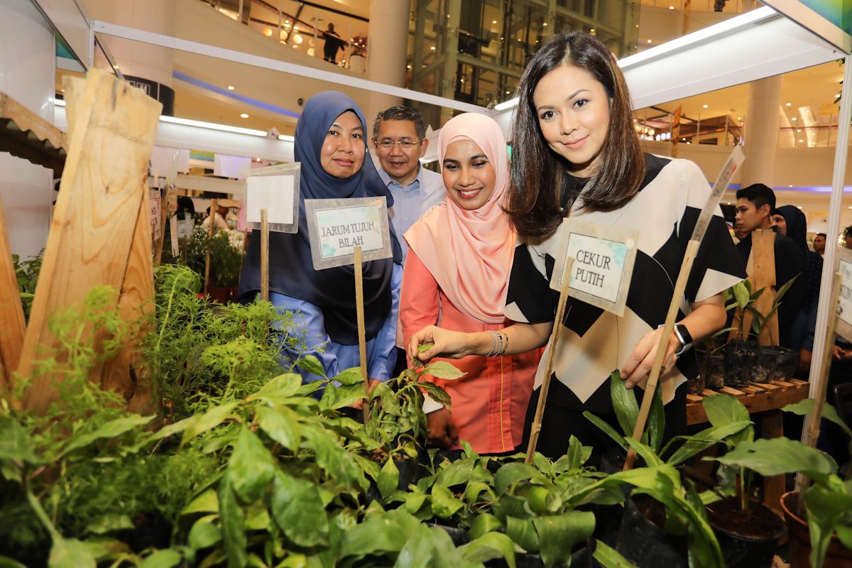 Tengku Permaisuri graces ‘Buy Straight from the Farm Selangor 2019’ programme