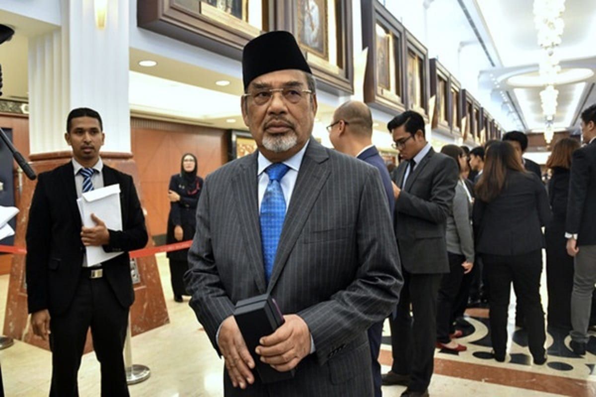 இரு அம்னோ எம்பிக்கள் மத்தியில் தகராறு! நாடாளுமன்ற வளாகத்தில் பரப்பரப்பு