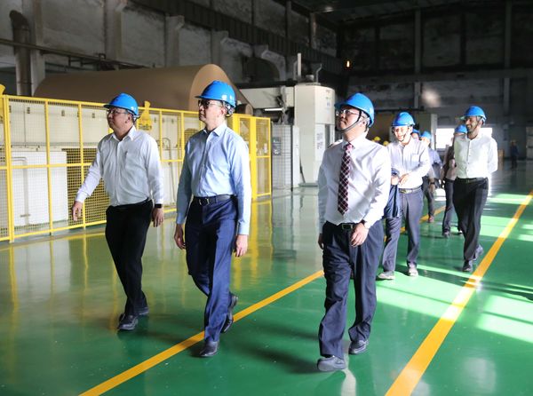 邓章钦:完善基设.策略地理 中企投资13亿雪州设造纸厂