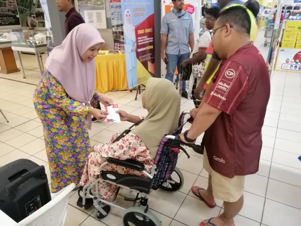208 individu terima baucar Jom Shopping SMUE