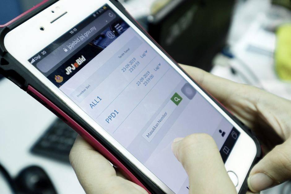 Government retiree loses more than RM180,000 to phone scam