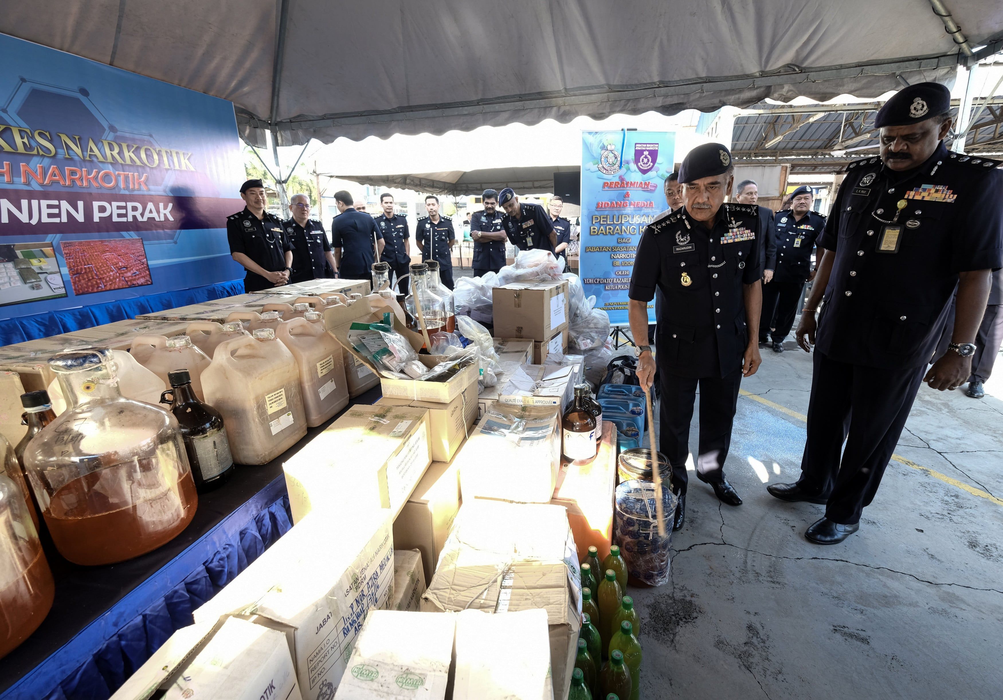 16 polis ditahan terlibat dadah